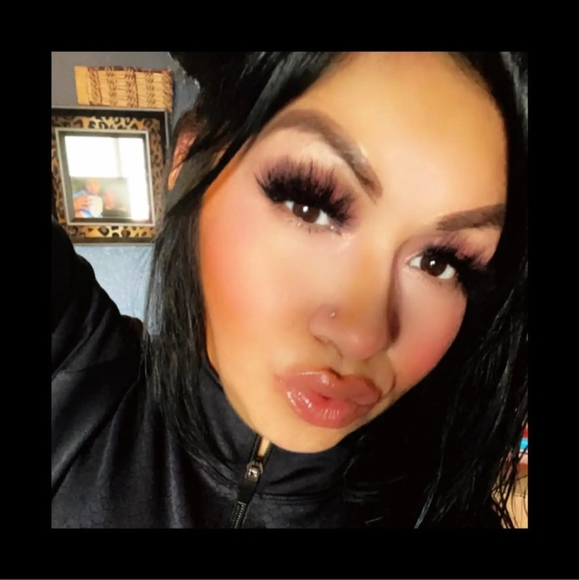 Meet your Posher, Decadent Deals. - Picture 2 of 3